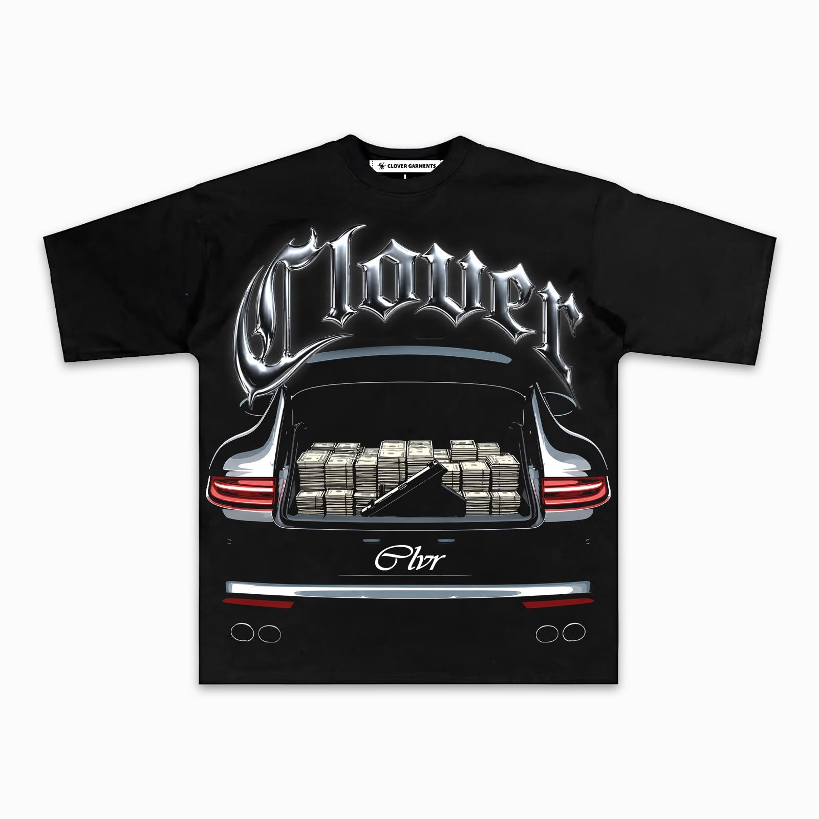 Playera negra con cajuela de deportivo llena de billetes y script Clover cromado