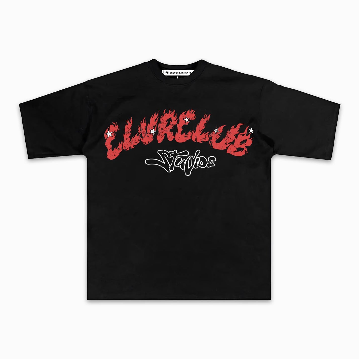 Playera negra con lettering CLVRCLUB en llamas rojas y firma Studios al frente